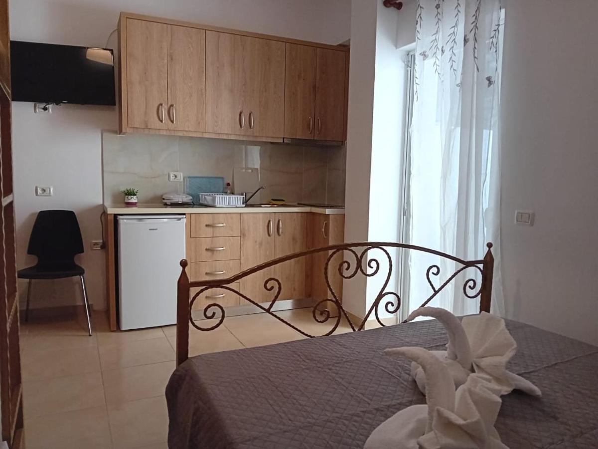 Artur Apartments Химара Экстерьер фото